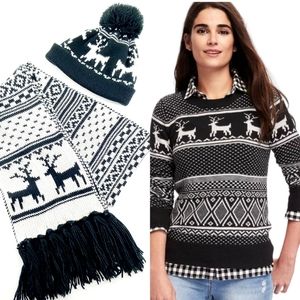 Old Navy Women's Lot X 3 Black/ White Sweater, Hat, Scarf Deer Fair Isle Size XS
